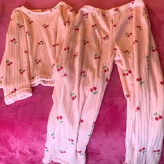 Nwot Beautiful Thick Soft Light Pink Pajamas Set With All Over Cherry Print // Size M/L // Smoke Free Home Cherry Pajamas, Cute Pink Pjs, Pink Pjs, Pink Pajamas, Cherry Print, Cute Pink, Soft Lighting, Women's Intimates, Pajama Set