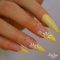 Almond Nail Spring Design, Spring Cute Nails, Sun Flower Nails Ideas, Stiletto Spring Nails, Long Spring Nails, Classy Stiletto Nails, Spring Nails Stiletto, Sun Nails Design, Colorful Spring Nails