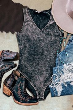 Vintage Washed V-Neck Bodysuit Thrift Ideas, Country Glam, Nashville Outfit, Concert Ideas, Lainey Wilson, Top Knots, Western Clothes, Western Wear Outfits, Closet Candy