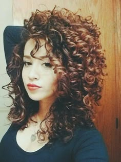 Unique Curly Hairstyles, Brown Hair Curly, Curly Hair Advice, Style Wavy Hair, Curly Brown Hair, Short Curly Hairstyles, Hair Advice