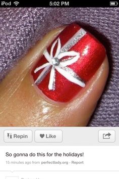 cute idea for my big toes when I get pedicure in December Nail Art Noel, Holiday Nail Art, Xmas Nails, Christmas Nail Designs, Manicure Y Pedicure, Christmas Nail Art, Fancy Nails, Love Nails, Holiday Nails