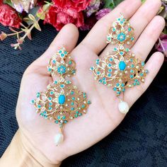 Firoza Jewellery, Jadau Set, Modern Indian Jewelry, Antique Turquoise Jewelry, Desi Jewellery, Simple Necklace Designs, White Jewellery, Dubai Gold Jewelry