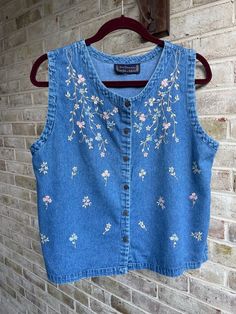 Jean Embroidery, Rainbow Embroidery, Vest Blouse, Denim Shirts, Vest Designs, Shirt Vest, Cs Lewis, Jean Vest, Denim Blouse