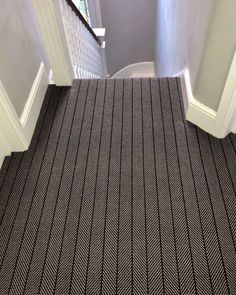 an image of a hallway that is clean and ready to be used for carpet cleaning