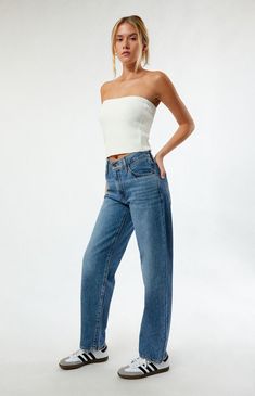 Crafted from rigid denim, the Medium Indigo Worn Memory '94 Baggy Jeans from Levi's feature a slouchy fit reminiscent of the nineties. With a mid-rise and straight-leg design, these jeans embody retro charm and timeless style.Model is wearing a size 26Model measurements: 5’8” height, 31” bust, 23” waist, 36” hips Levi's Womens Medium Indigo Worn Memory '94 Baggy Jeans - Blue size 28W 31L Levis Baggy Jeans, Levis 90s Baggy, Levis 94 Baggy Jeans, Levis 94 Baggy, Levi’s Baggy Dad Jeans Outfit, Levi’s Loose Jeans, Levi’s 94 Baggy Jean, Womens Baggy Jeans Levi's®, Dark Blue Jeans