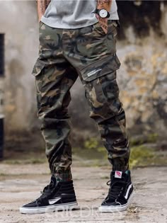 Casual Summer Pants, Pants Outfit Men, Jogger Pants Casual, Camouflage Pants, Camo Cargo Pants, Stylish Mens Outfits, Camo Pants, Mens Pants Fashion, Men Fashion Casual Outfits