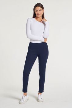 Materials have been carefully selected to create the coziest leggings ever seen, the multiple fabric layers create a softshell feeling while moving or going out on a cold winter night to have dinner with your friends. We've brought back our best-selling Aida legging. Stay chic and warm in cold weather and chilly airport lounges thanks to this slim legging in smooth Lycra with a supersoft brushed fleece interior. Stretch adds all-day comfort to this elegant, slip-on style featuring a mid-rise wai Curvy Pants, Summer Neutrals, Lycra Leggings, Ponte Leggings, Panel Leggings, Travel Pants, Safari Jacket, Comfy Pants, Best Leggings