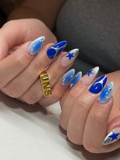 Copy And Paste Nails, Hannah Montana Nails, Cool Blue Nails, Nails Ideas Blue, Cut Dog Nails, Mix Match Nails, Hand Painted Nail Art, Teen Nails, Spring Break Nails