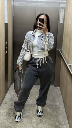 Derra Taylor Winter Outfits, Chill Outfits Black Women Winter, Winter Chill Outfits, Winter Outfits Black Women, Outfit Choices, Streetwear Fashion Women, Cute Everyday Outfits, Baddie Outfits Casual