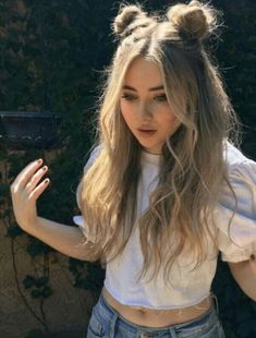 Stay Ahead of the Curve: Explore the Latest Hairstyle Trends Easy Back To School Hairstyles, Wedding Hairstyles For Women, Prom Hairstyle Ideas, Beach Blonde Hair, Easy Beach Hairstyles, Quick Hairstyles For School, Cute Hairstyle Ideas, Pink Hair Dye, Simple Hairstyle