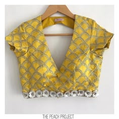 Yellow Blouse Design Simple, Bollywood Style Sequin Blouse For Navratri, Diwali Blouse With Motifs, Bollywood Sequin Blouse For Navratri, Gold Motif Blouse For Diwali, Brocade Blouse Designs