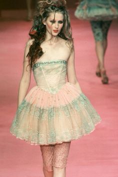 betsey johnson ss99 90s Runway Fashion, Runway Outfits, Mode Inspo, Mode Vintage, Looks Vintage, Fancy Dresses, A Dress, Couture Fashion