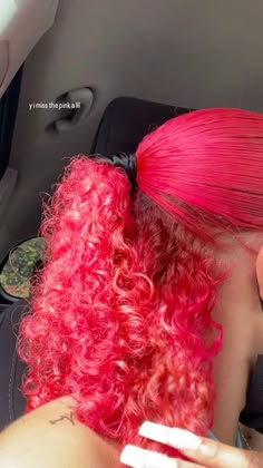 Pink Hair Streaks, Hair Stripes, Natural Hair Bun Styles, Mixed Curly Hair, Cute Hair Colors, Hair Color Streaks, Quick Natural Hair Styles, Hairstyle Inspo, Dyed Hair Inspiration