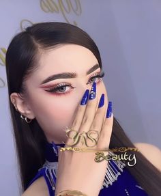 Mecca Makeup Looks, Arabic Eyeshadow Looks, Arab Makeup Aesthetic, Arabic Makeup Tutorial, Arabic Makeup Looks Arabian Eyes, Ali Grace Hair, Ali Grace, Diy Hair Accessories Ribbon