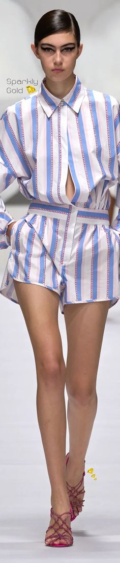 #Genny #Spring2025 #Collection2025 #Runway #SparklyGold #HauteCouture #Fashion Resort Dress, Winter Typ, Resort Dresses, Spring 2023, Blue Fashion, Sewing Projects, Women Wear, Stripes