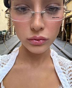 miu miu glasses Miu Miu Glasses, Mode Hippie, Looks Black, Material Girl, Geek Chic, Mode Inspo