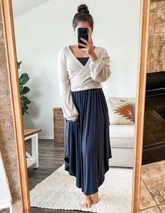 Modest Fashion Curvy, Conservative Mom Outfits, Flowy Feminine Style, Modest Feminine Aesthetic, Non Jean Outfits, Cozy Church Outfit, Modest Maxi Skirt Outfits, Mormon Church Outfits, Modest Feminine Outfits Casual