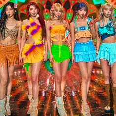 le sserafim visuals Summer Kpop Outfit, Le Sserafim Outfit, Outfits Oc, Singer Costumes, Festival Inspo, Huh Yunjin, Smart Outfit, Anime Edits, Fashionista Clothes