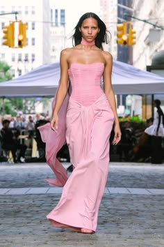 Prabal Gurung Spring 2025 Ready-to-Wear Runway, Fashion Show & Collection Review [PHOTOS] Fashion Shows 2024, Runway 2025 Spring Summer, Spring Summer 2025, Ss25 Runway, Runway 2024, Rtw Fashion, Fashion Figure, Spring Runway