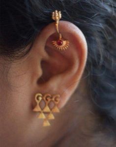 For unique designs Marathi Wedding, Gold Star Earrings, Crystal Wedding Jewelry, Gold Bar Earrings, Wedding Bridesmaid Jewelry, Jeweled Earrings, Earring Designs, Antique Gold Jewelry