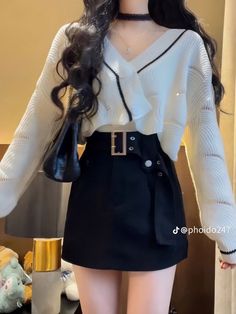 Cute Kpop Fashion, Aesthetic Feminine Outfit, Outfits Aesthetic Skirt, Skirt Outfits Indian, Skirt Outfits Winter, Skirt Outfits Spring, Skirt Outfits Black Women, Winter Skirt Outfits, Skirt Outfits Hijab