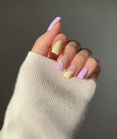 Trendy Yellow Nails, Simple Nails Design, Nails 23, Purple Nail Art Designs, Nail 2023, Violet Nails, Gel Nails French, Yellow Nails Design, Purple Nail Art