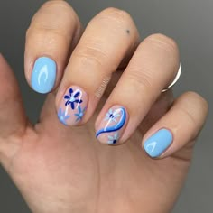 Jel Nails, Spring Nail Art Designs, Square Gel Nails, Short Nail Manicure, Purple Glitter Nails, Pedicure Designs Toenails, Blue Gel Nails, Floral Nail Designs