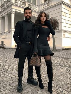 Couple Outfits Matching Classy Black, Couple Date Night Outfits Classy, Couples Date Night Outfits, Engagement Couple Dress, Date Night Outfit Classy