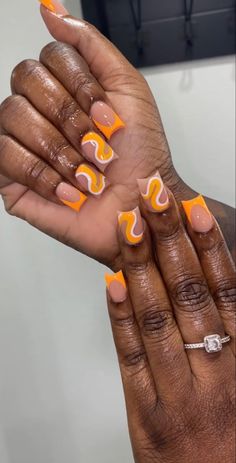 Cute Basketball Nails Design, Orange Short Nails Ideas, Fall Nails Ideas Autumn Short Square, Short Orange Nail Designs, Short Orange Acrylic Nails, Short Nails With Designs, Orange Short Nails, Nail Designs For October, Short Orange Nails