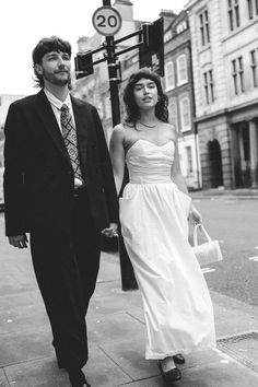 Bride and groom walking in the streets after their City Chic London elopement. Townhall Wedding, Wedding Photography Bridal Party, Big Ben London, Wedding Photography Bride, London Photographer, Chic Brides, Bridal Photoshoot, London Photography, Vintage London