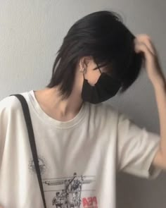 Korean Tomboy Haircut Round Face, Short Tomboy Haircut Round Face, Tomboy Hairstyles Round Face, Korean Tomboy Haircut, Tomboy Haircut Round Face, ผมทรง Long Pixie, Tomboy Mullet, Korean Pixie Cut, Asian Tomboy Haircut