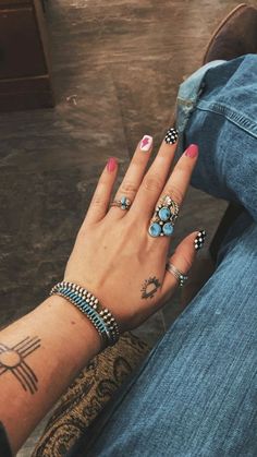 Cute Nails Gel Coffin, Simple Punchy Western Nails, Nails Western Rodeo, Pink Punchy Nails, Red Punchy Nails, Western Inspo Nails, Nfr Nails Ideas, Western Fall Nail Ideas