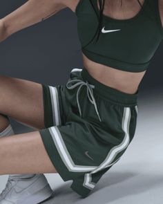 Wider through the legs and hips, these lightweight, sweat-wicking Crossover shorts help you move freely up and down the court. An updated drawcord can be tied inside or outside for comfort and style. Shown: Vintage Green/Jade Horizon Style: FV8505-338 Womens Basketball Outfits, Nike Basketball Shorts Women, Basketball Shorts Women Outfit, Basketball Shorts Outfit, Womens Basketball Shorts, Crossover Shorts, Vintage Nike Shorts, Nike Basketball Shorts, Basketball Clothes