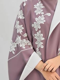 Abaya عبايه Loom Knitting Patterns, Mode Abaya, Muslim Fashion Hijab, Beautiful Dress Designs, Fashion Hijab, Simple Trendy Outfits