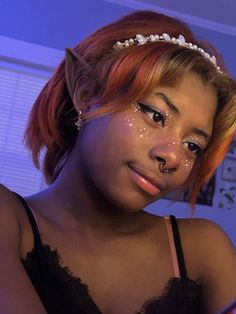 Dnd Inspired Makeup, High Fantasy Makeup, Dnd Makeup Looks, Fairy Rave Makeup, Renicansse Fair Makeup, Simple Fantasy Makeup, Fairycore Makeup Aesthetic, Pixie Makeup Looks, Fae Aesthetic Makeup