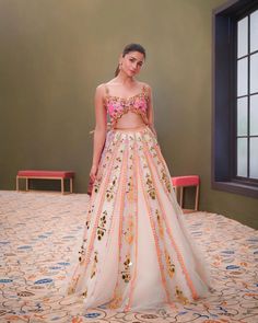 Master the Art of Buying a Real Sabyasachi Lehenga Replica with These Rules! Hot Pink Lehenga Party Wear, Aaliya Bhatt, Tulle Lehenga, भारतीय दुल्हन संबंधी, Papa Don't Preach, Suits Indian, डिजाइनर कपड़े, Indian Outfits Lehenga, Wedding Lehenga Designs