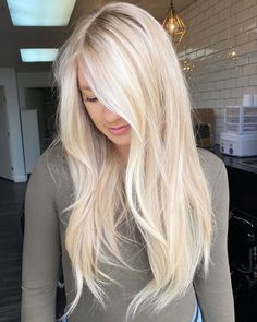 Platinum And Honey Blonde Hair, Very Light Blonde Balayage, Bright Blonde Balayage Long Hair, Haircolor Ideas Blonde, Long Blonde Hair Platinum, Teasylights Blonde, Blonde Hair Light, All Blonde Hair Color, Very Light Blonde Hair