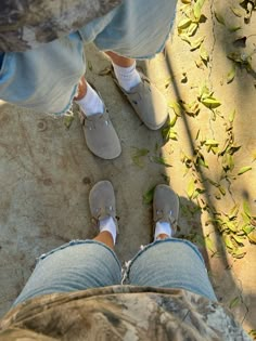 #birkenstock #clogs #aesthetic #shoes #matching #couples #love #outfits Matching Birkenstocks Couple, Shoes Matching Couples, Dark Brown Birkenstock Clog Outfit, Birkenstocks Clogs Outfit, Clogs Aesthetic, Birkenstocks Aesthetic, Tan Birkenstocks, Matching Shoes For Couples, Birkenstocks Outfits