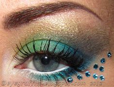 Mermaid Eye Makeup, Peacock Eye Makeup, Trucco Smokey Eye, Makeup Carnaval, Peacock Makeup, Carnaval Make-up, Mermaid Eyes, Dramatic Eye Makeup, Eye Makeup Ideas