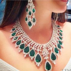 Jewellery Shops, Bijoux Art Nouveau, Diamond Choker Necklace, Western Necklaces, Bride Necklace, Diamond Girl, Diamond Necklace Set, Diamond Choker, Choker Necklace Set