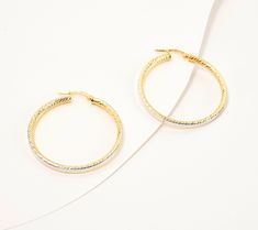 A little extra sparkle from every angle. That's the allure of these gorgeous-in-14K gold hoop earrings. The diamond-cut design on the inside is the secret. Well... not anymore. From the Italian Jewelry Collection x David Markstein.