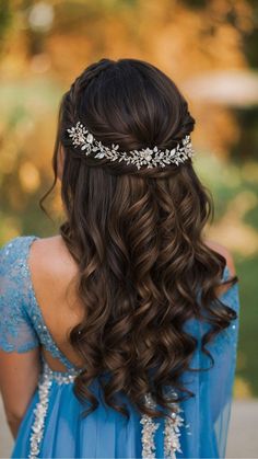 Hairstyles For Medium Length Hair For A Wedding, New Hairstyles For Marriage, Simple Wedding Hairstyles For Medium Length Hair, Bride Hairstyles Dark Brown Hair, Hairstyles For Wedding Medium Hair, Bridal Medium Length Hairstyles, Unique Hairstyles For Medium Hair, Simple Hairstyle For Engagement, Haïr Style For Medium Length Hair