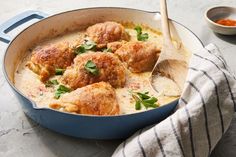 Smothered Chicken Recipe, Smothered Chicken Recipes, Best Easy Dinner Recipes, Pan Gravy, Smothered Chicken, Cast Iron Skillet Recipes, Duck Recipes, Dinner Party Recipes, Weeknight Dinner Recipe