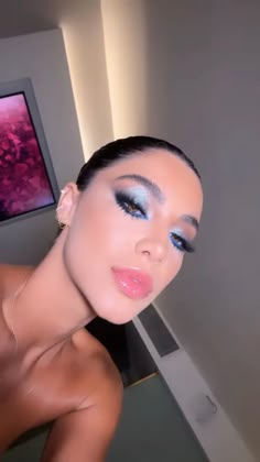 Baby Blue Prom Dress Makeup, Dark Blue Silver Makeup, Makeup On Blue Dress, Eye Makeup For Blue Dress, Baby Blue Dress Formal, Blue Waterline Makeup, Blue Eyeshadow Brown Eyes, Blue Dress Makeup Ideas, Make Up Azul