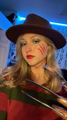 Freddy Krueger Makeup Ideas, Freddy Kruger Makeup Ideas, Freddy Krueger Makeup Cute, Halloween Costume Ideas Horror Movie, Freddy Kruger Make Up Girl, Freddy Krueger Eyeshadow, Freddie Cruger Make Up, Freddy Krueger Inspired Makeup, Horror Movie Villain Costumes