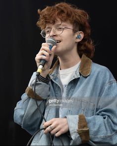 Mullet Transmasc, Trans Masc Mullet, Cavetown Haircut, Cavetown Hair, Mullet Styling, Transmasc Hair, Robbie Cavetown, Cave Town, Trans Boys