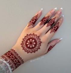 Simple Mehendi, Tattoo Designs Hand, Simple Mehendi Designs, Henna Designs Wrist, Mehndi Designs Fingers, Tato Henna, Finger Henna Designs, Henna Tattoo Designs Hand, Pretty Henna