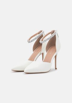 Anna Field Højhælede pumps - white Basic Heels, White High Heels, Classic Heels, White Pumps, White Heels, Komplette Outfits, High Heel Pumps, Wedding Outfit, Wedding Shoes