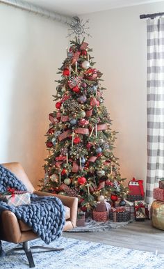 a decorated christmas tree in a living room