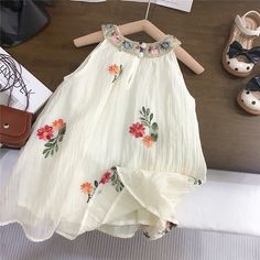 Product ID: BBC60169  Material: 80% Cotton  Color: Cream      Size Chart        Size (Age)     Height (CM)     Weight(KG)        2-3T     95-105    14-16      3-5T     105-115    16-19      5-7T     115-125    19-2      8Y     125-135     26-32        10Y     135-145     32-37        *It's recommended to choose the size that corresponds to your mini's height and body measurements for a much more accurate fit. Please also take delivery time into consideration.  *The parcel only contains the dress. Other pieces or accessories shown are only used for photo props. Sweet Clothes, Brunch Dress, Baby Dress Design, Kids Frocks, Girls Sweet, Dresses Kids Girl, Toddler Girl Dresses, Embroidery Dress